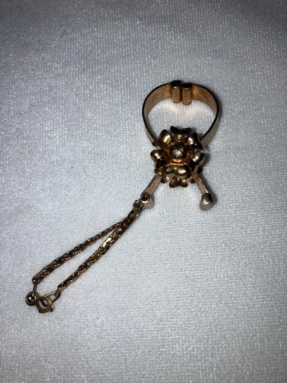 MCM Glove Clip